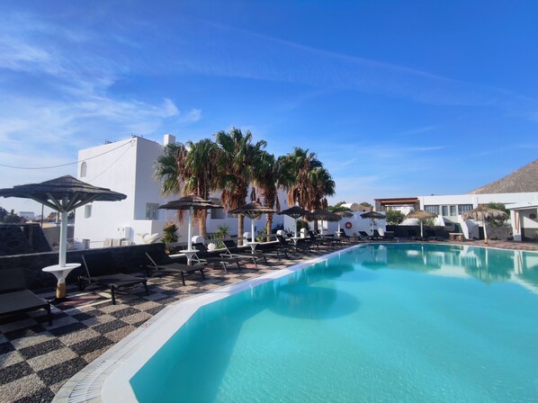 Seasonal outdoor pool