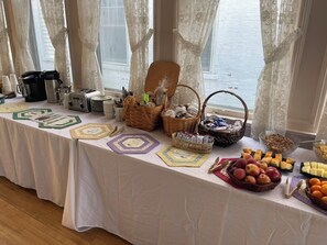 Desayuno continental gratuito y diario