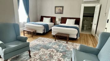 Phòng Deluxe, 2 giường đôi | Trang trí khác biệt, trang bị nội thất với thiết kế riêng biệt