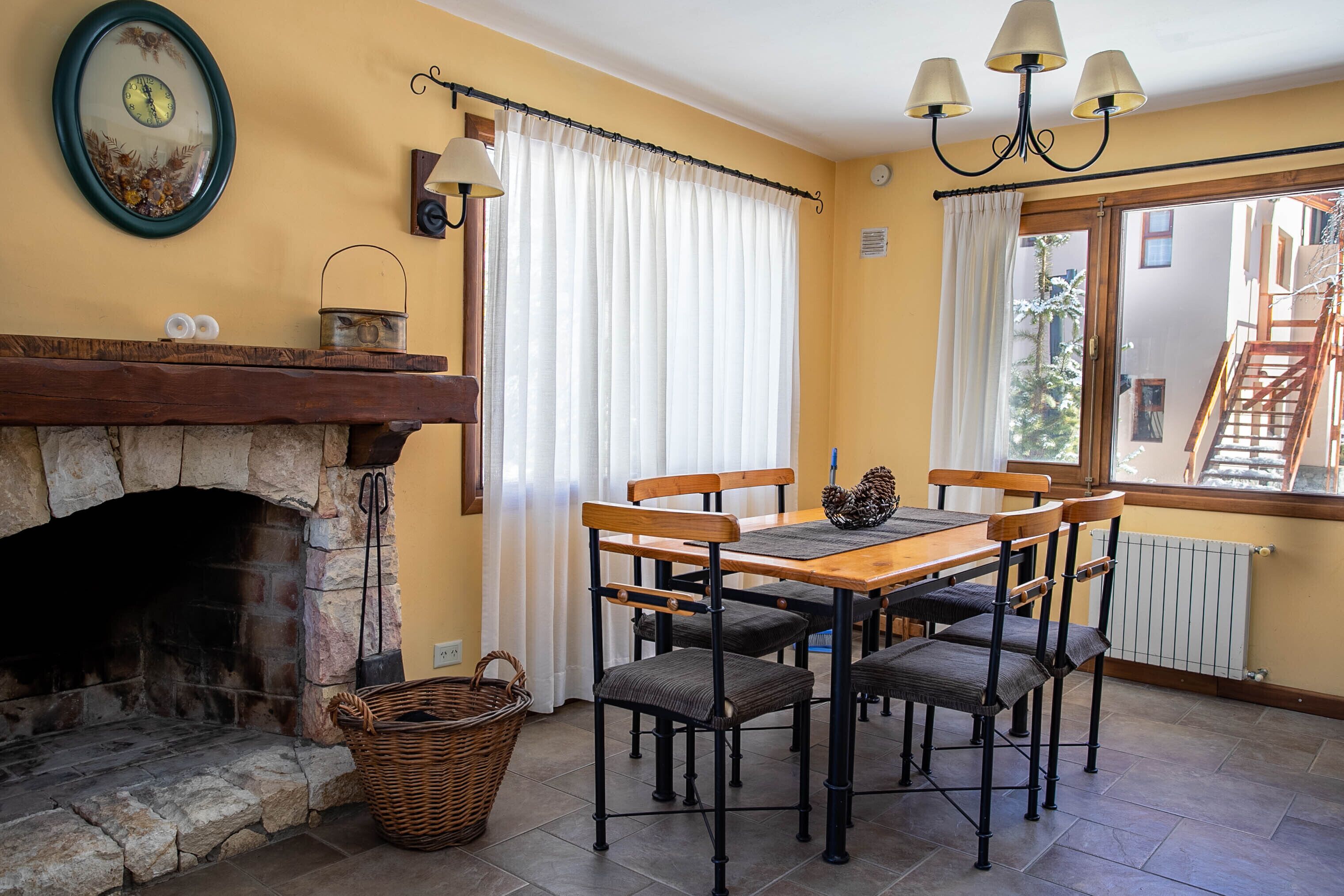 Bungalow, 2 habitaciones, vistas a la montaña (6 People) | Cocina privada | Frigorífico, microondas, placa de cocina y cafetera o tetera