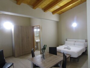 Loft | Desk, blackout curtains, free WiFi - Aparthotel Giuliano (Castello d'Empuries)