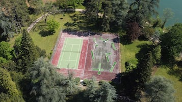 Tennis court