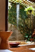 Couples treatment room(s), body treatments, hydrotherapy, aromatherapy