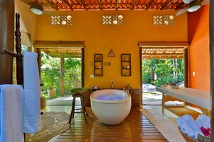 Couples treatment room(s), body treatments, hydrotherapy, aromatherapy