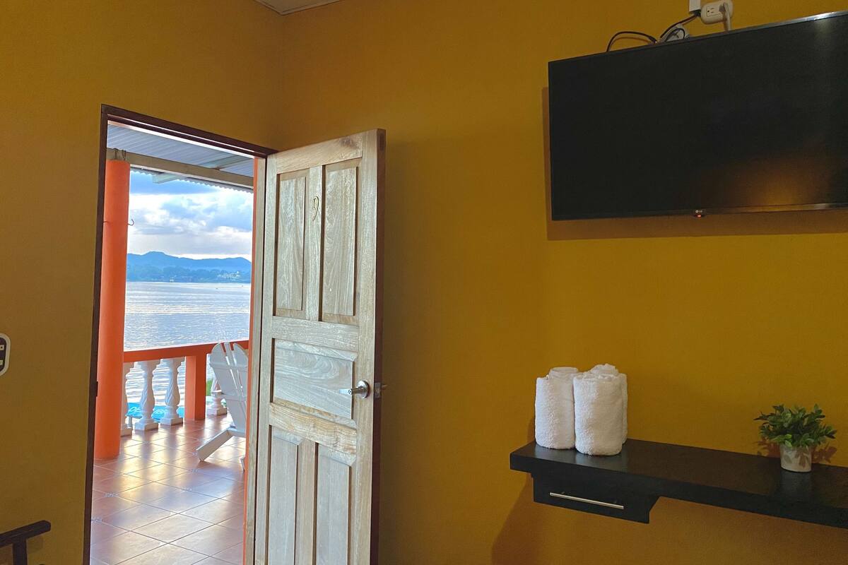Deluxe Quadruple Room, 2 Queen Beds, Non Smoking