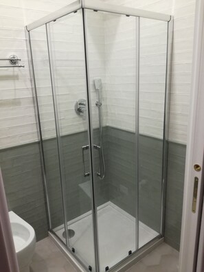 Doppelzimmer, eigenes Bad | Badezimmer