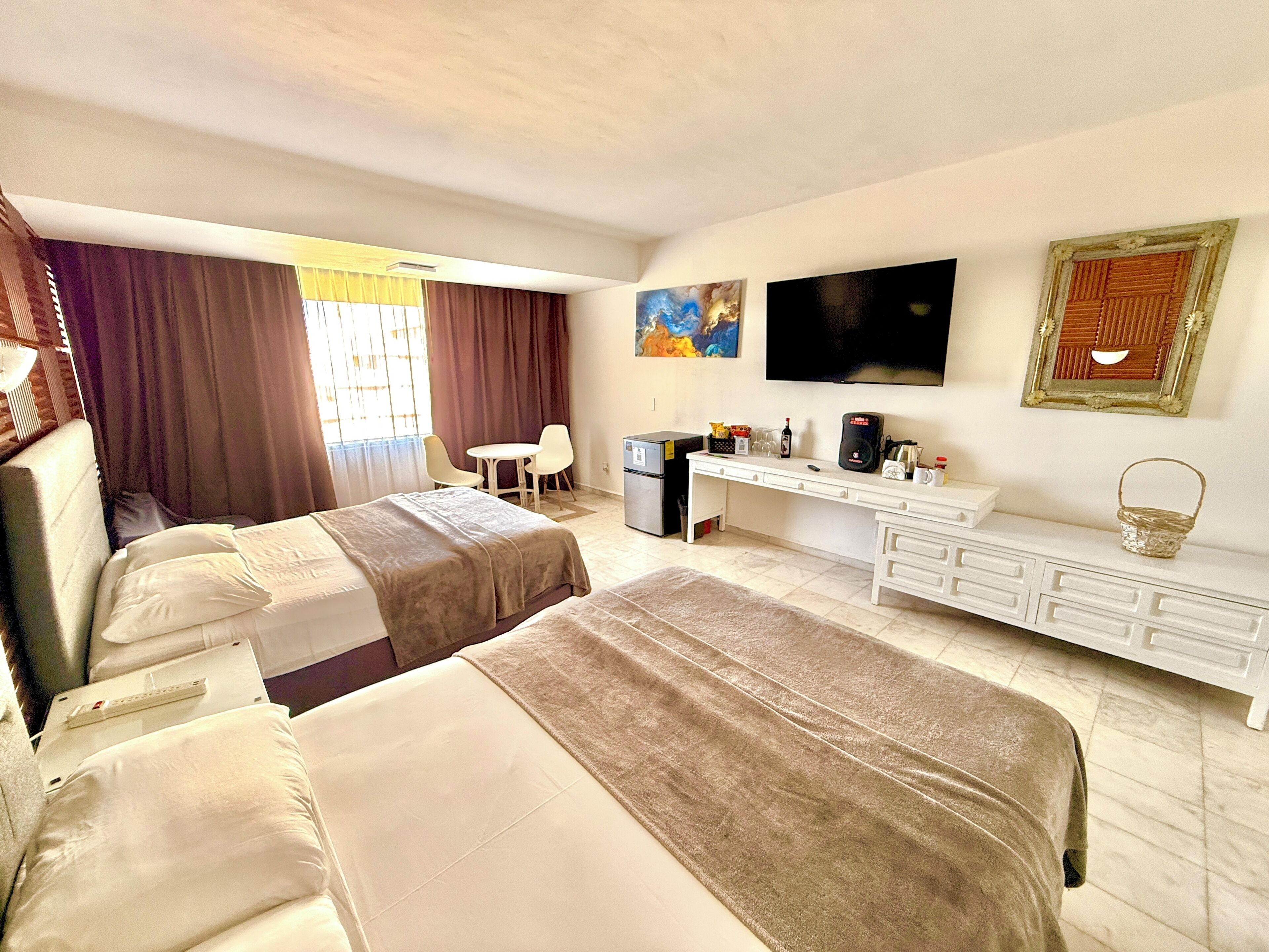 Minibar, coffres-forts dans les chambres