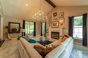 Flachbildfernseher, Kamin