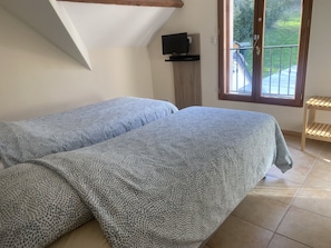 Family Suite, Private Bathroom (FRB)
