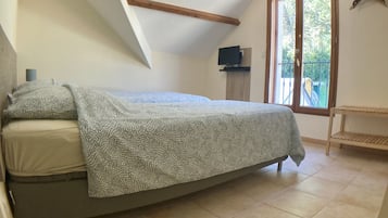 Family Suite, Private Bathroom (FRB) | 1 bedroom