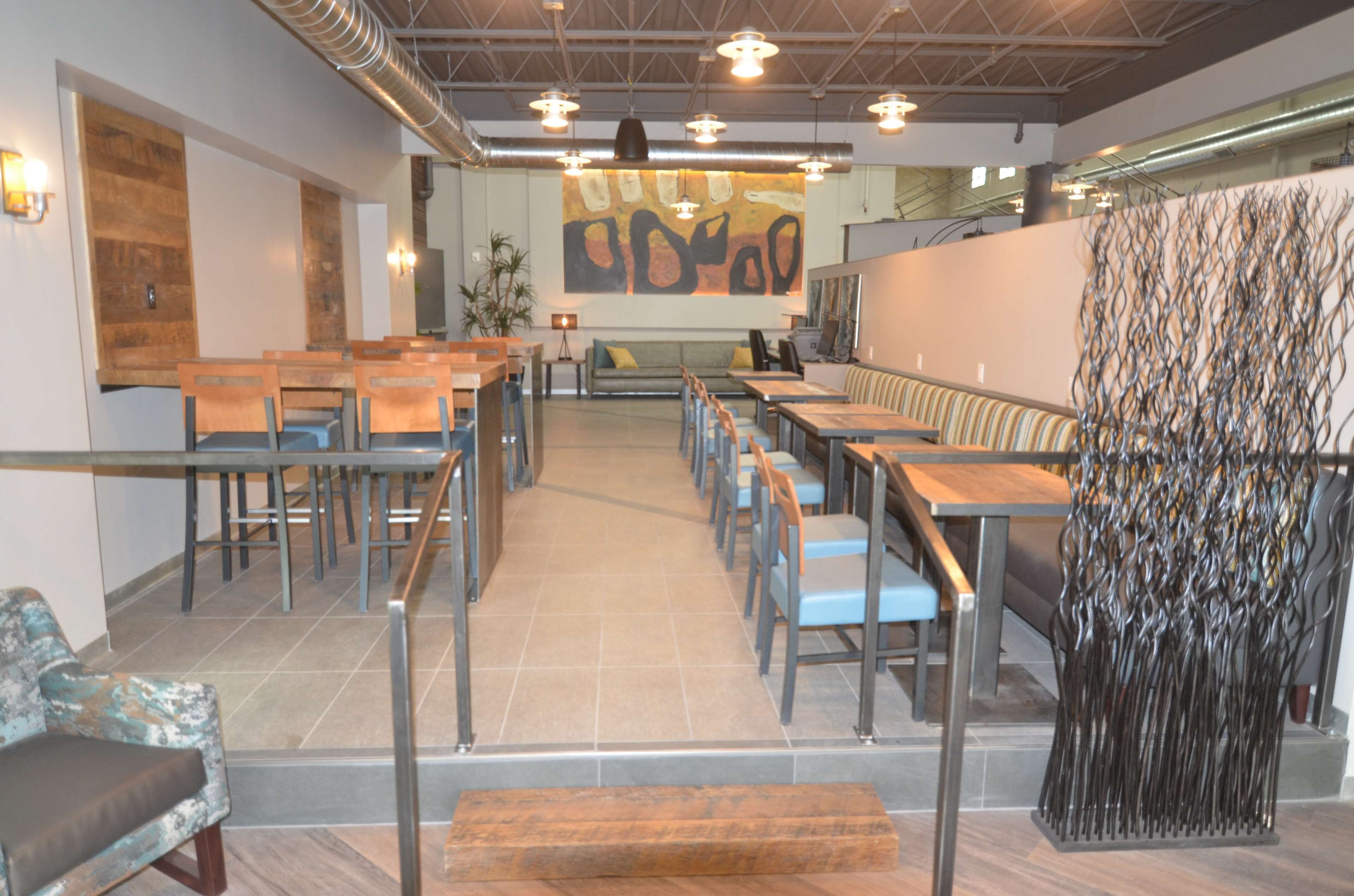 daily cooked-to-order breakfast for a fee