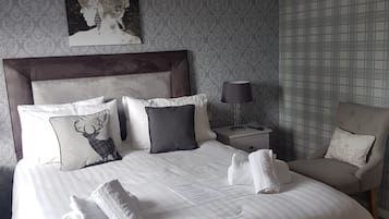 Iron/ironing board, free WiFi, bed sheets