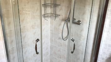Tweepersoonskamer, en-suite badkamer (Bedroom 2) | Badkamer met douche