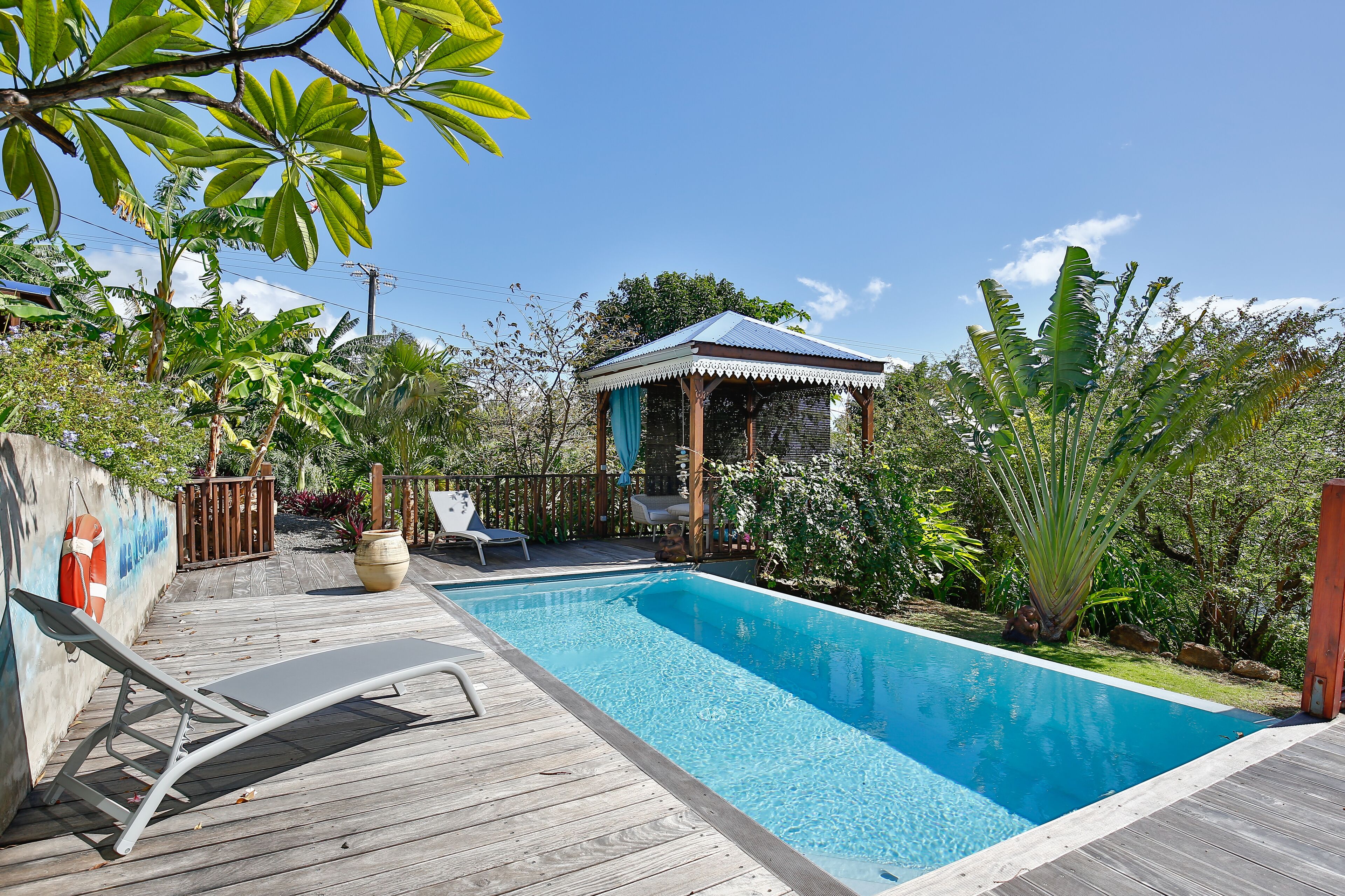 Outdoor pool, pool loungers