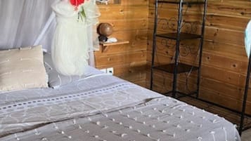 Deluxe-Zimmer, 1 King-Bett, Kühlschrank, Meerblick | Hochwertige Bettwaren, schallisolierte Zimmer, Bügeleisen/Bügelbrett