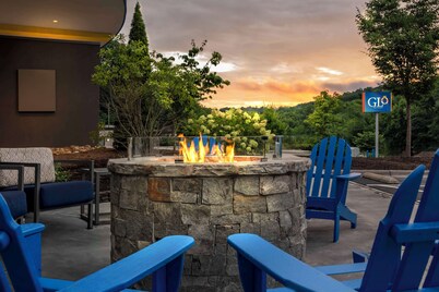 GLō Hotel Asheville-Blue Ridge Parkway