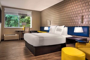 Rom – standard, 1 kingsize-seng, ikke-røyk, kjøleskap | Sengetøy av topp kvalitet, safe på rommet og skrivebord