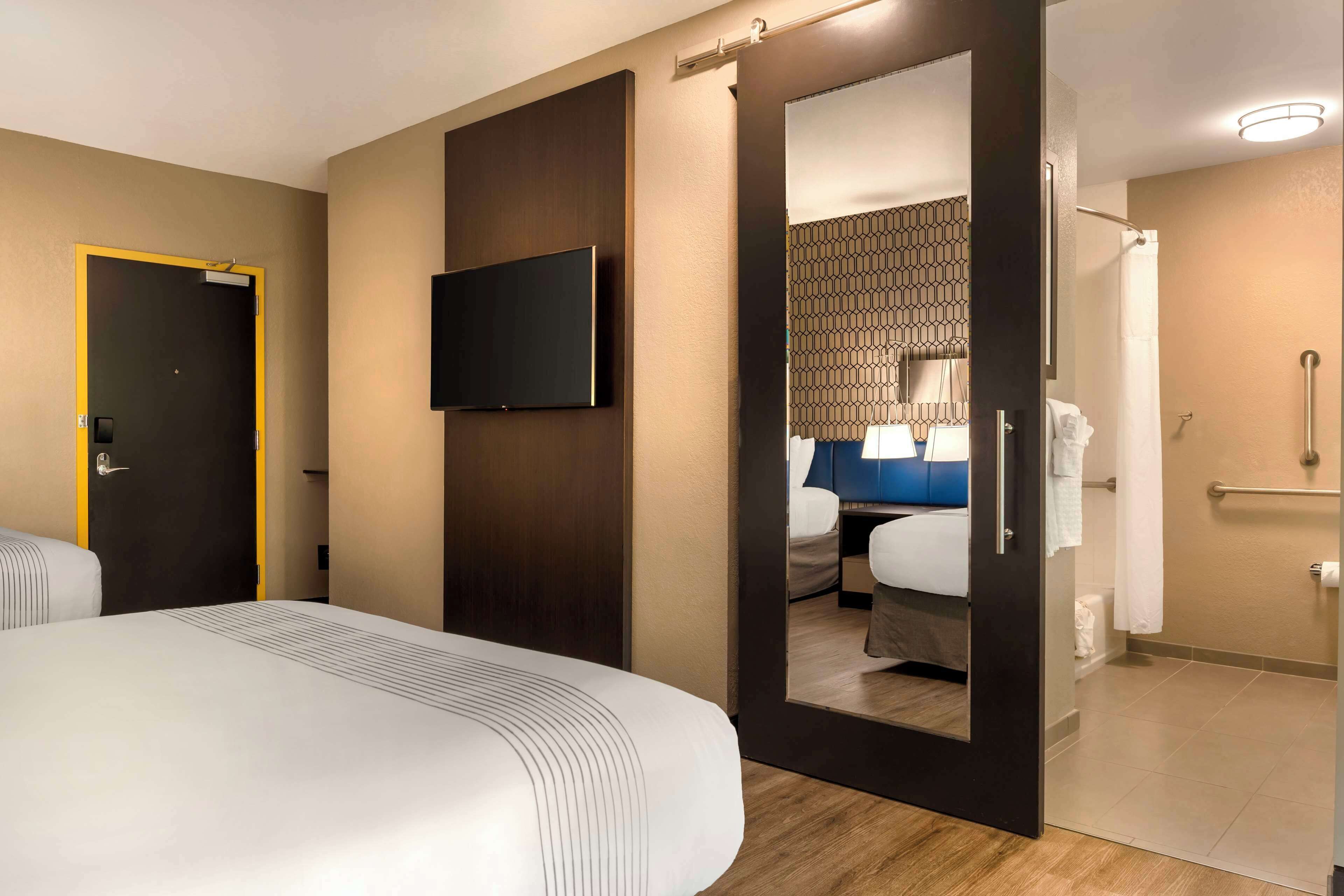 Standard Room, 2 Queen Beds, Accessible, Bathtub | Premium bedding, in-room safe, desk, blackout drapes