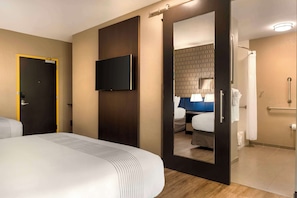 Standardzimmer, 2 Queen-Betten, barrierefrei, Badewanne | Hochwertige Bettwaren, Zimmersafe, Schreibtisch, Verdunkelungsvorhänge