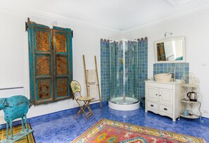 Habitación triple (Maharani) | 1 dormitorio, ropa de cama de alta calidad, cunas (de pago)
