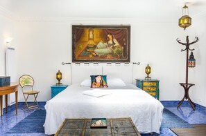 1 dormitorio, ropa de cama de alta calidad, cunas (de pago)