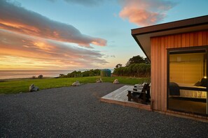 Luxury Bungalow, 1 King Bed, Non Smoking, Ocean View | Terrace/patio - Glenburn Coastal Retreat (Hapuku)