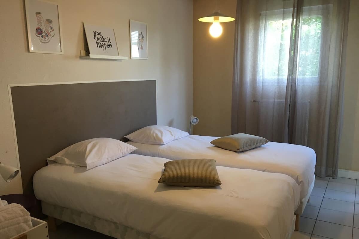 1 bedroom, blackout curtains, iron/ironing board, free cots/infant beds