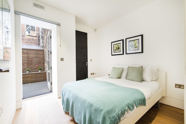 1 bedroom, iron/ironing board, free WiFi