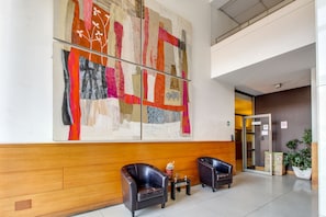 로비 좌석 공간