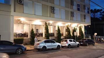 Fachada da propriedade