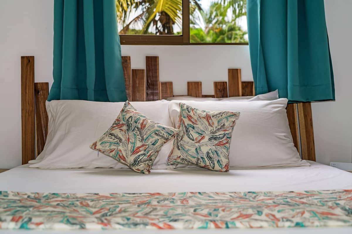 Doppia Standard, 1 letto queen | 1 camera, biancheria da letto di alta qualità, materassi in memory foam