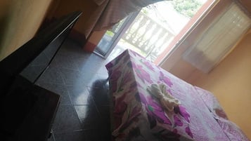 In-room safe, laptop workspace, rollaway beds, free WiFi