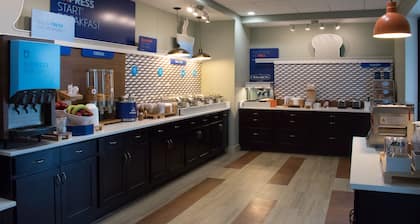 Holiday Inn Express and Suites West Memphis by IHG