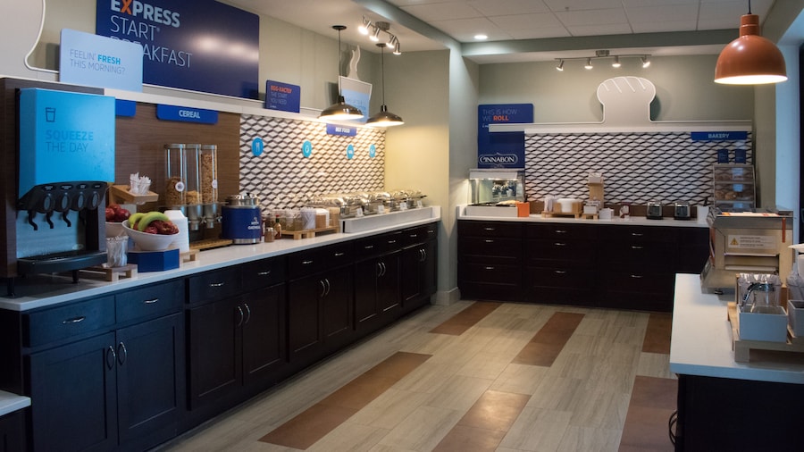 Holiday Inn Express and Suites West Memphis by IHG