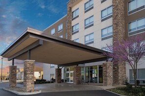 Exterior - Holiday Inn Express and Suites West Memphis by IHG (West Memphis)