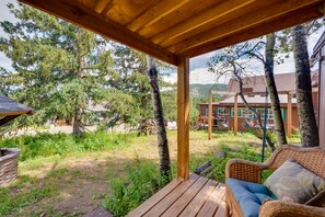 Terrace/patio - 'Wapiti' Allenspark Cabin Near Rocky Mountains! (Allenspark)