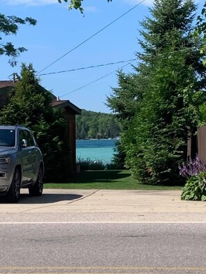 Property grounds - Torch River Retreat: Sun, Sand & Splashing – The Ultimate Summer Escape! (Rapid City)
