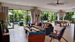 TV, stereo - New luxury private 4 BR villa in Berawa, Canggu (Berawa)