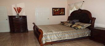 Business Travel Rental/BPO Traing and Houseing Sleeps 14+