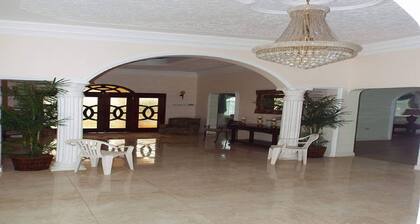 Business Travel Rental/BPO Traing and Houseing Sleeps 14+