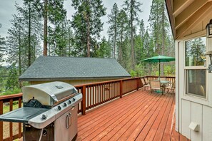 Private Deck | Gas Grill