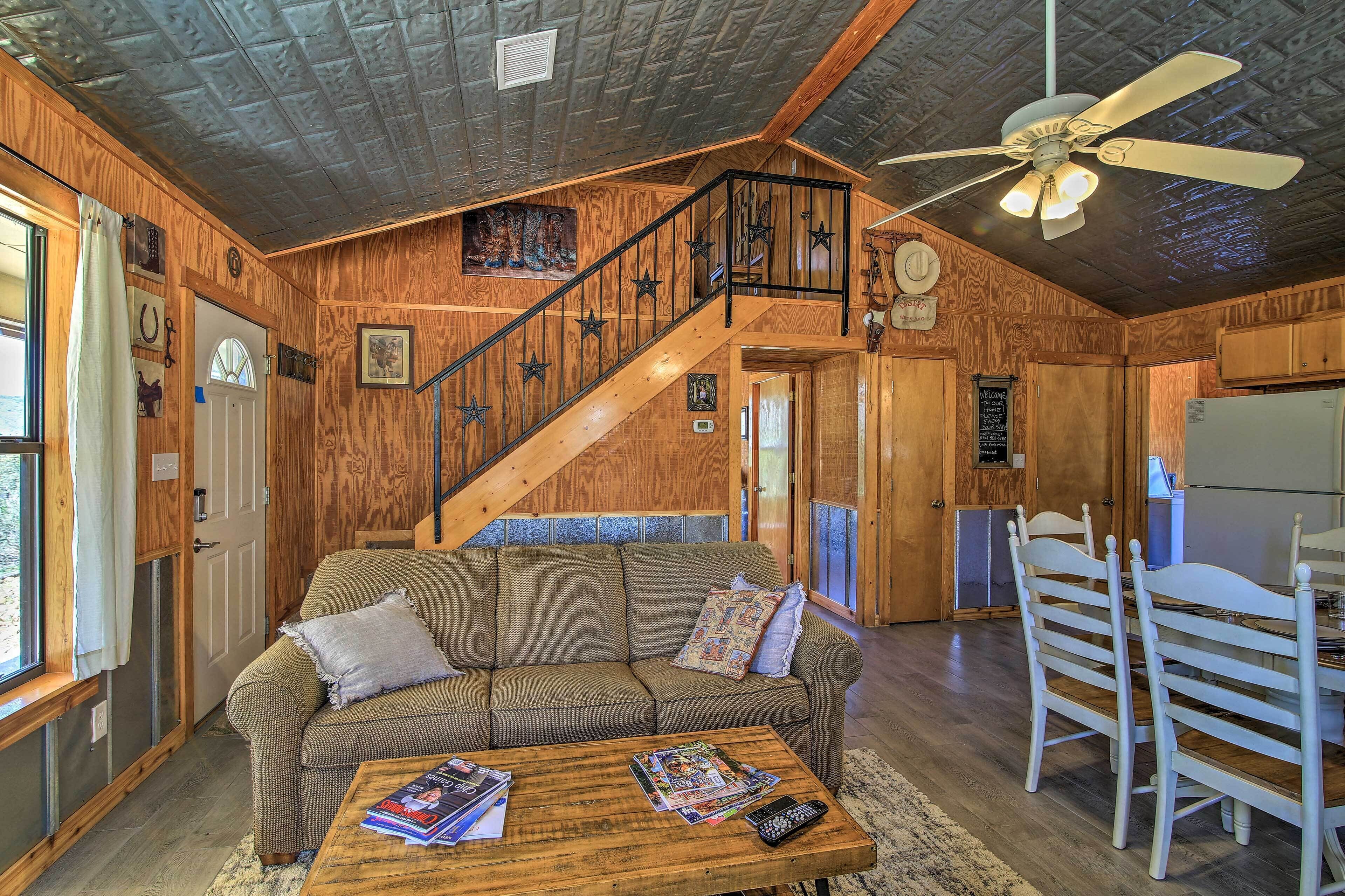 Cozy Medina Cottages w/ Patio & Mountain Views!