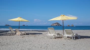 Di pantai