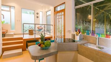 Vila Deluks, 2 kamar tidur, kolam renang pribadi, pemandangan samudra (Aire) | Seprai premium, minibar, brankas, dan didekorasi berbeda-beda