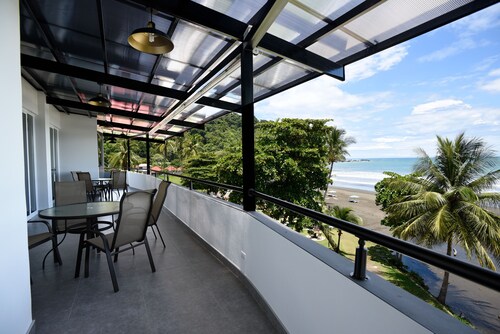 Luxury 13BR Beachfront Villa - VIP Service & Unmatched Ocean Views!