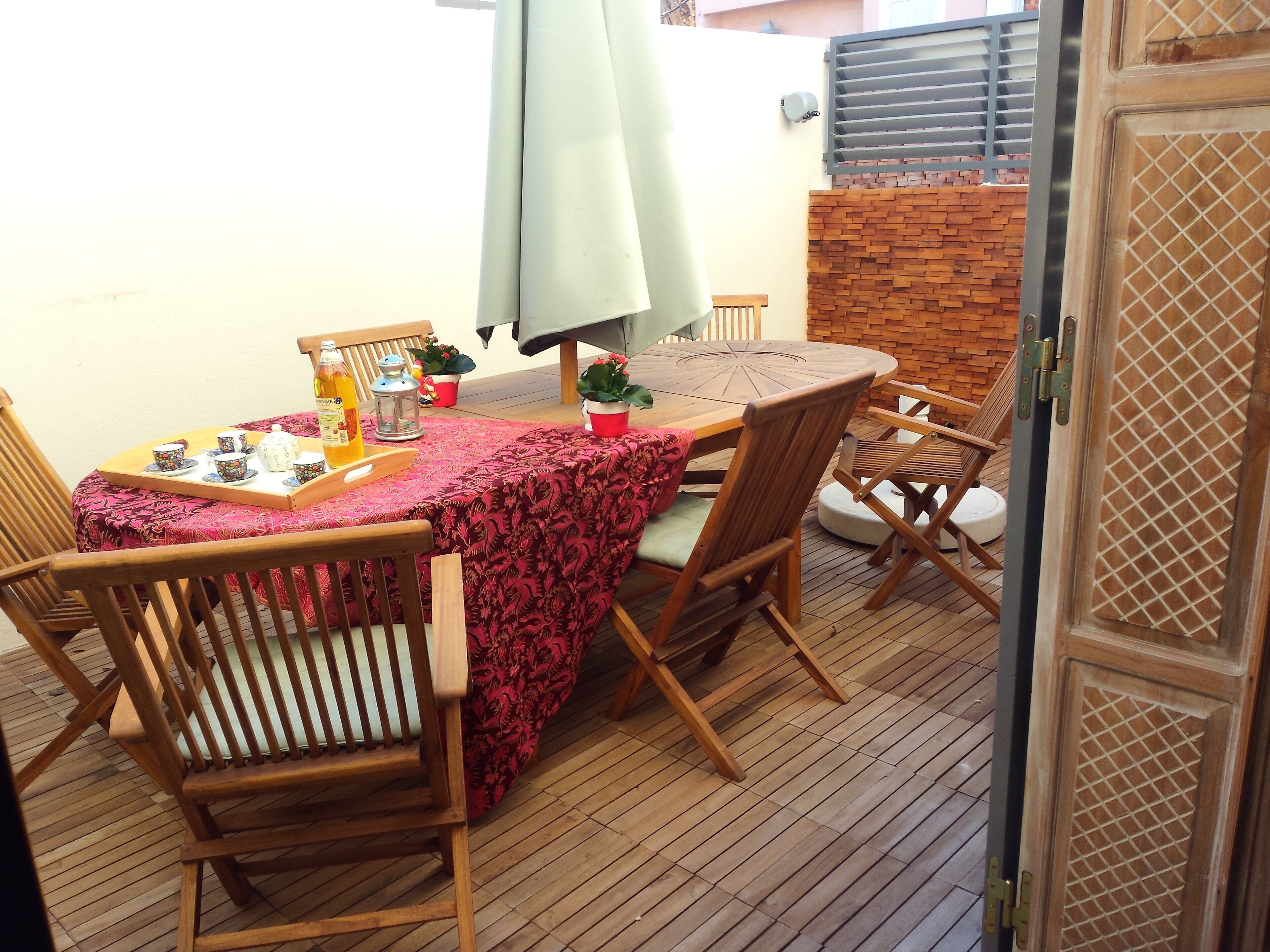 Maison unique au coeur de la Provence à 1km de la plage avec terrasse de 18 m2 barbecue