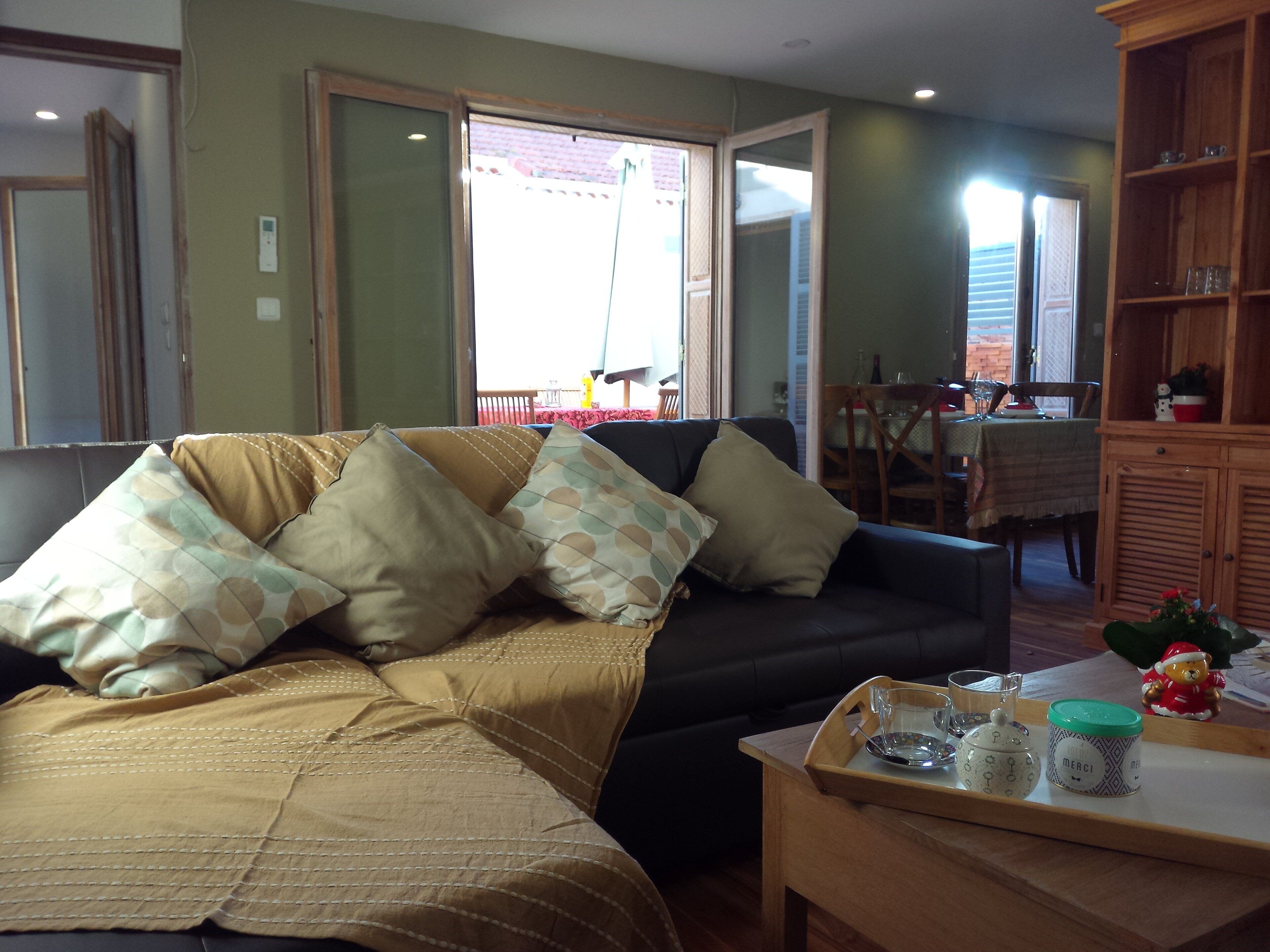 Maison unique au coeur de la Provence à 1km de la plage avec terrasse de 18 m2 barbecue