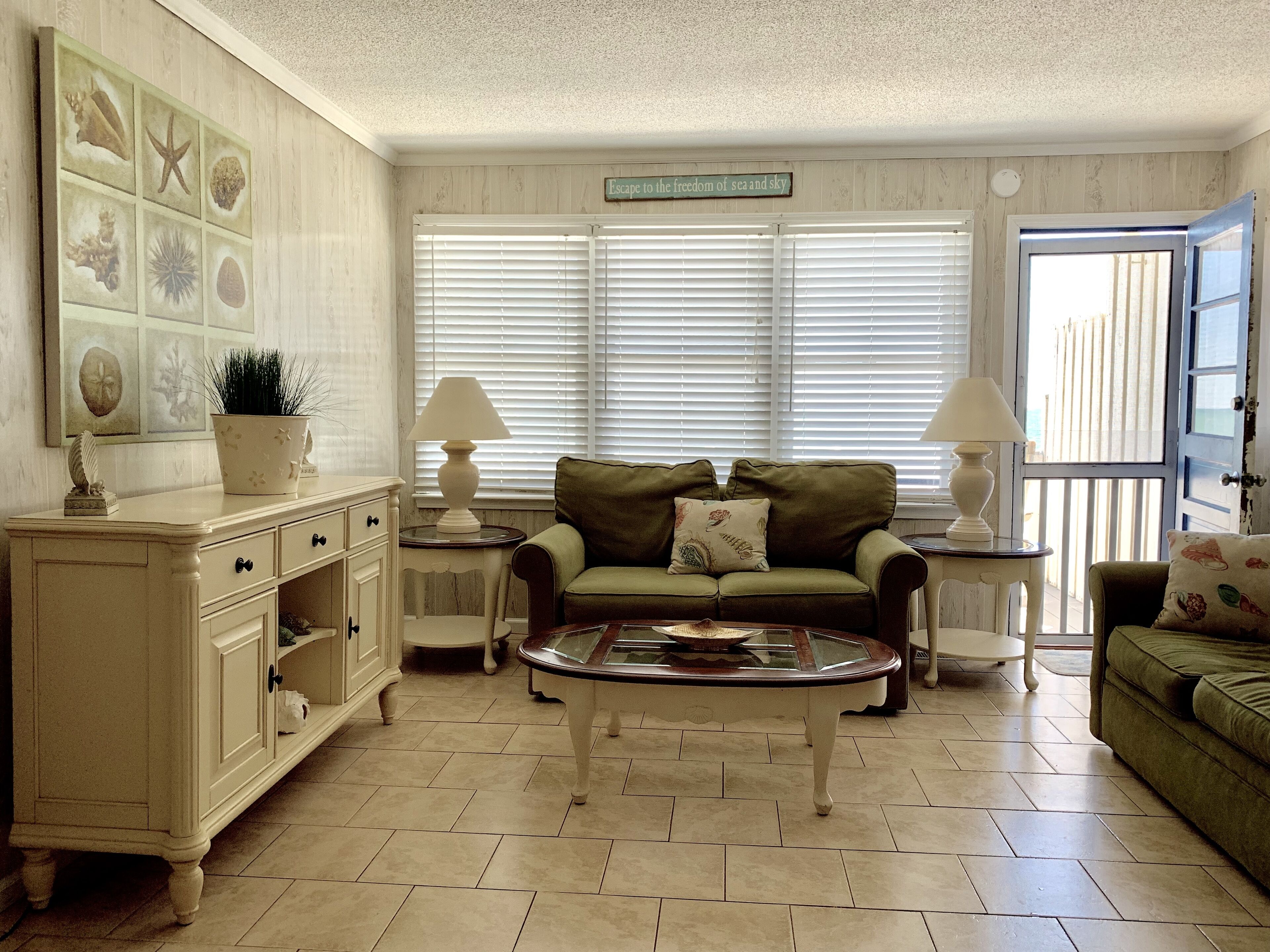 Almost Heaven Oceanfront B Great Beach & Pier View Free WIFI Pet Friendly