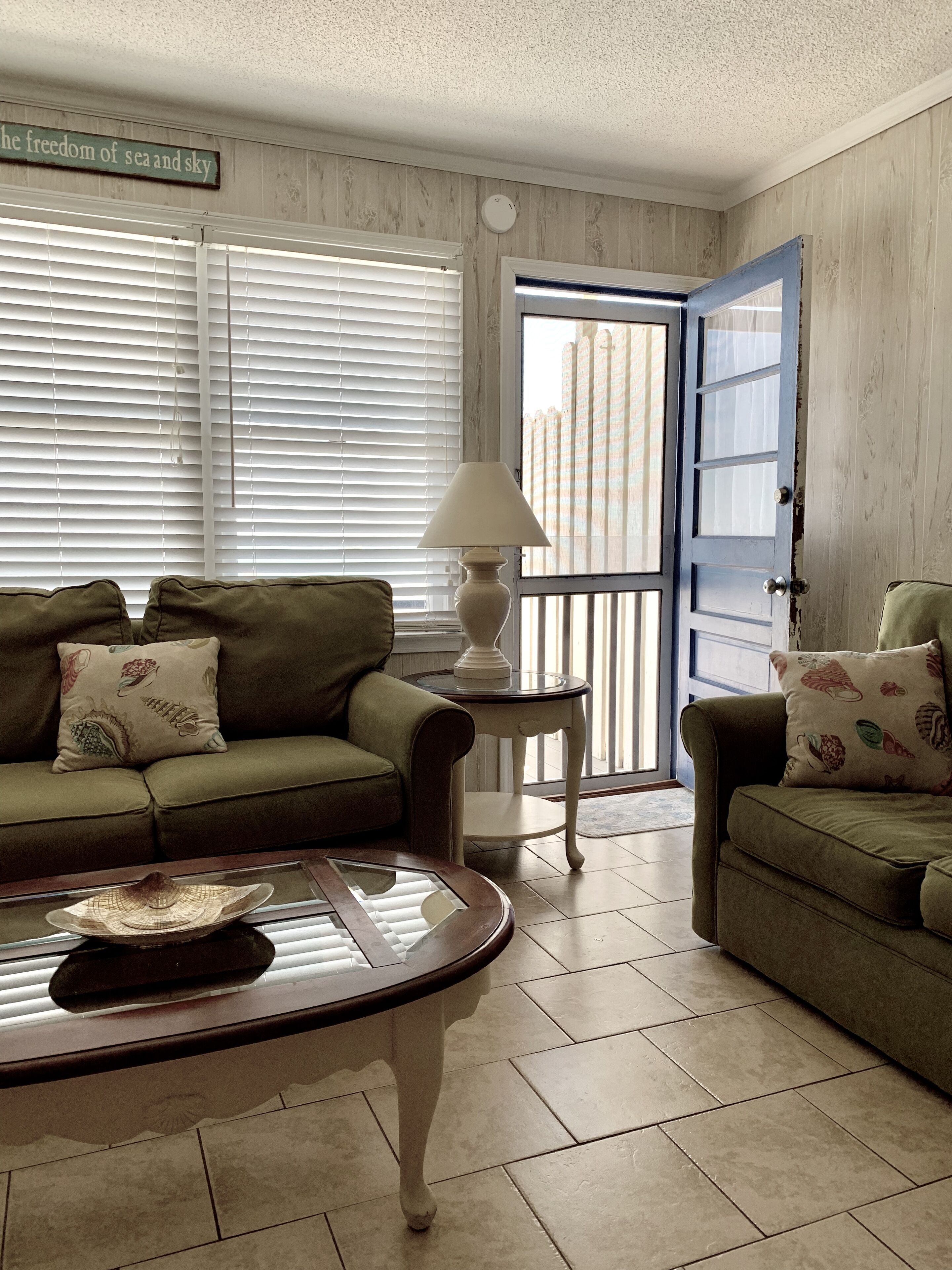 Almost Heaven Oceanfront B Great Beach & Pier View Free WIFI Pet Friendly