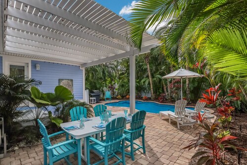 Bean Point Beach Cottage: North End Pool Home, Close to Beach & Bay by Anna Maria Life